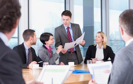 梦见被领导<h3>【梦见被老板批评】</h3><p>　　梦见被老板批评是什么意思？做梦梦见被老板批评好不好？梦见被老板批评对现实有什么影响和反应？还是做梦人本身的主观臆想，周公解梦大全网小编为您整理的梦见被老板批评的详细含义。</p><p><img src=