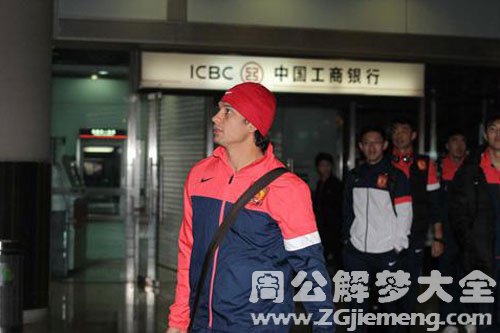 戴红帽子 戴红帽子