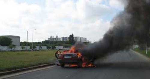 梦见汽车冒黑烟 梦见汽车冒黑烟