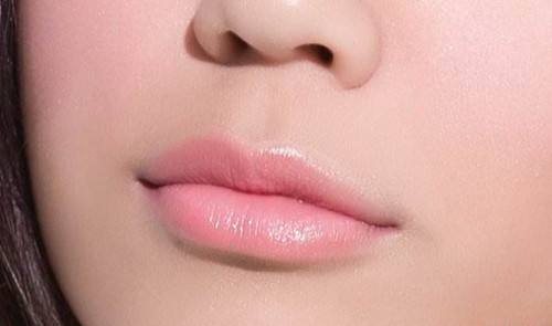 女人嘴唇厚命运,女人嘴唇薄命运